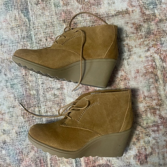 FL Heeled Loafer Hipster Hippie Artsy Chic Glam Party Modern Wedge Heels Boots - Picture 2 of 6